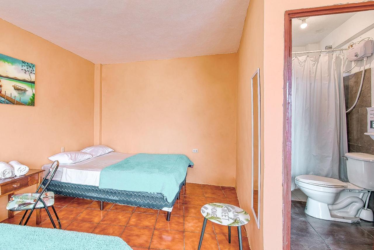 Amigos Hotel San Pedro La Laguna Ngoại thất bức ảnh
