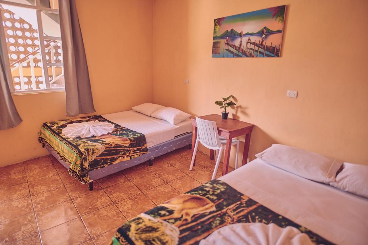Amigos Hotel San Pedro La Laguna Ngoại thất bức ảnh