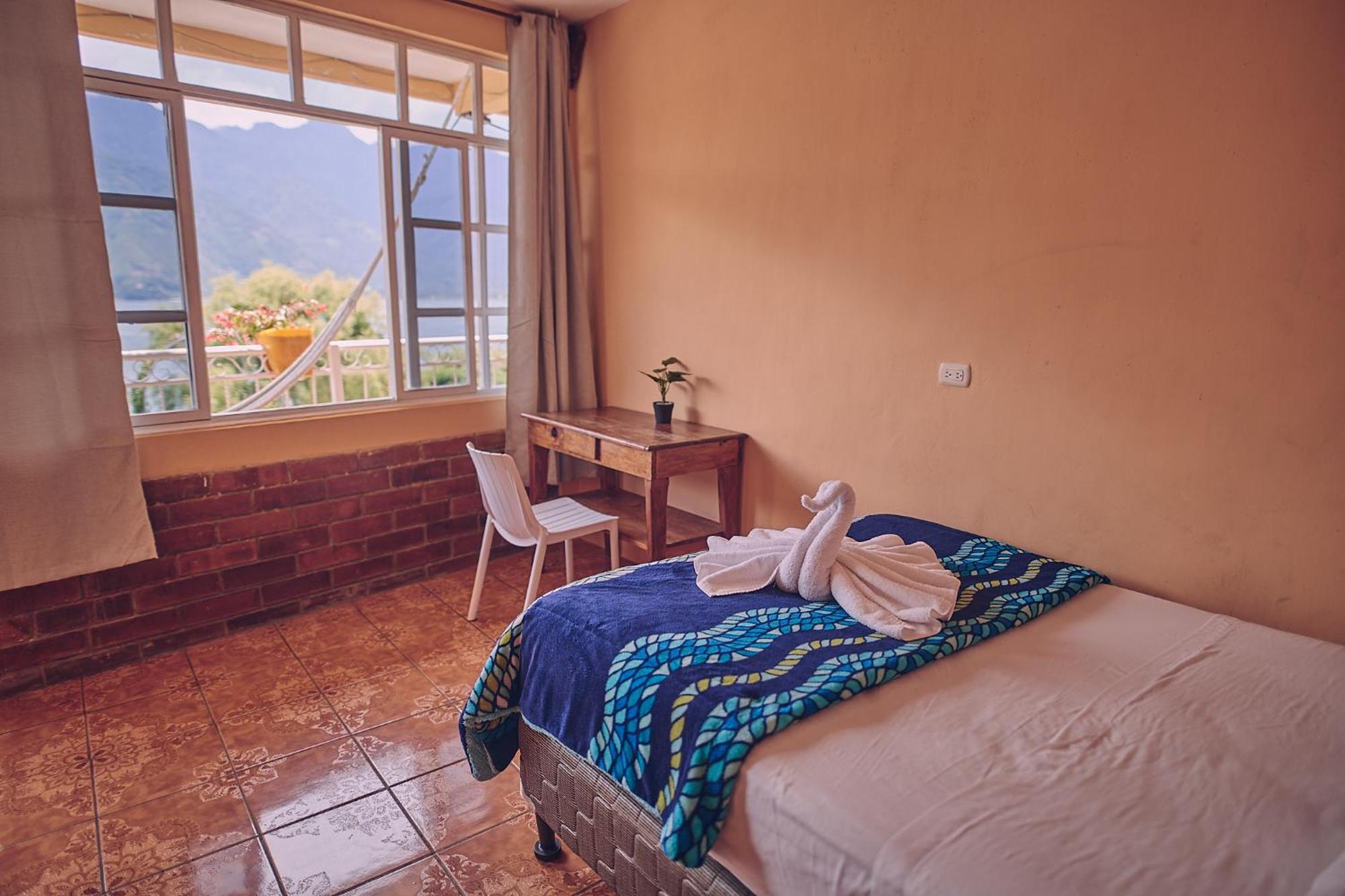 Amigos Hotel San Pedro La Laguna Ngoại thất bức ảnh