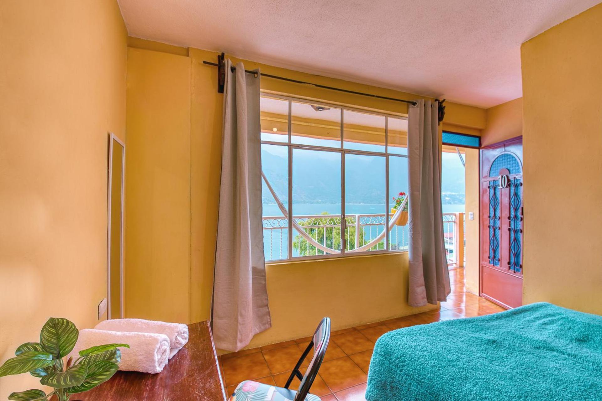 Amigos Hotel San Pedro La Laguna Ngoại thất bức ảnh