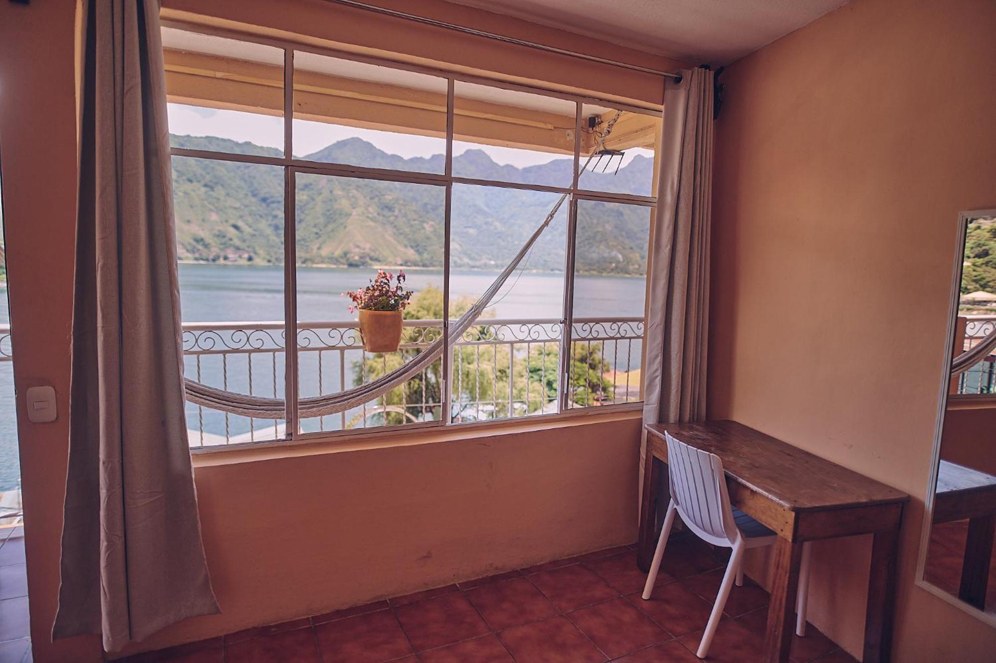 Amigos Hotel San Pedro La Laguna Ngoại thất bức ảnh
